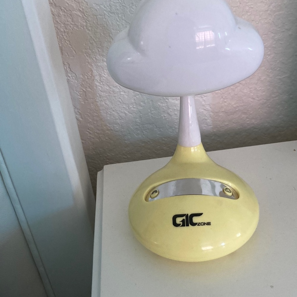 It has a light and a rainbow thing that makes rainbow on ur roof